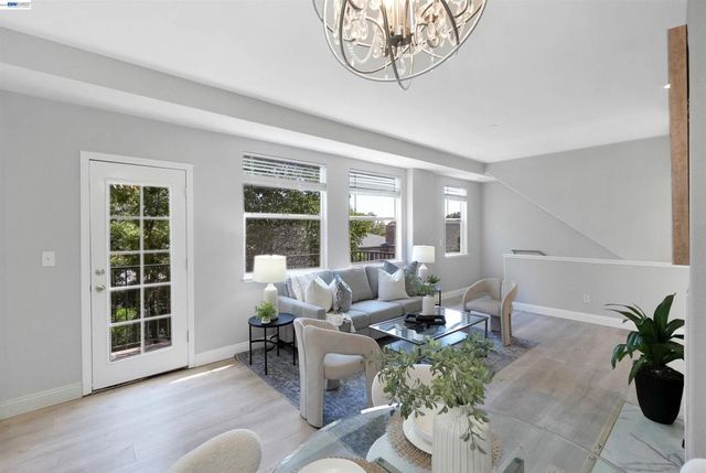 4101 Toddika Ln, Castro Valley, CA 94546