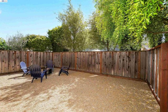 4101 Toddika Ln, Castro Valley, CA 94546