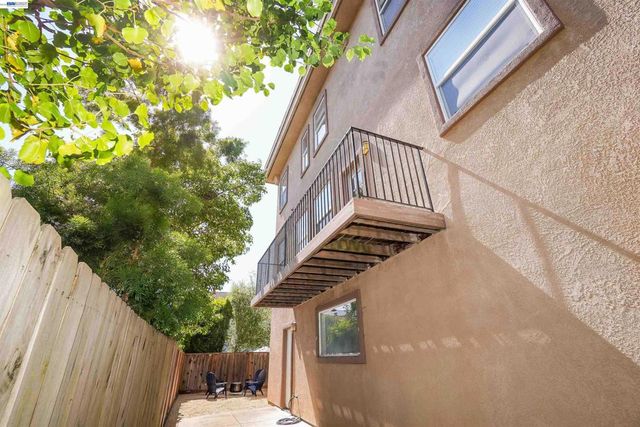 4101 Toddika Ln, Castro Valley, CA 94546