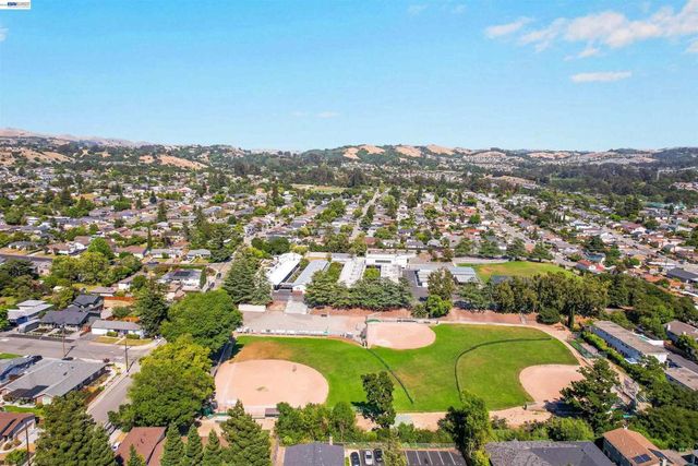 4101 Toddika Ln, Castro Valley, CA 94546
