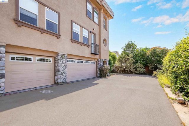 4101 Toddika Ln, Castro Valley, CA 94546
