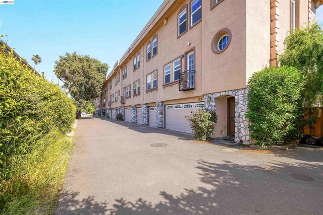 4101 Toddika Ln, Castro Valley, CA 94546
