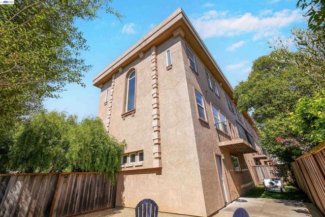 4101 Toddika Ln, Castro Valley, CA 94546