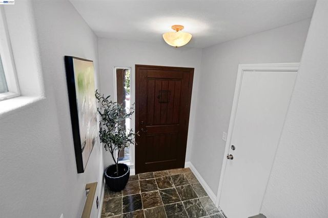 4101 Toddika Ln, Castro Valley, CA 94546