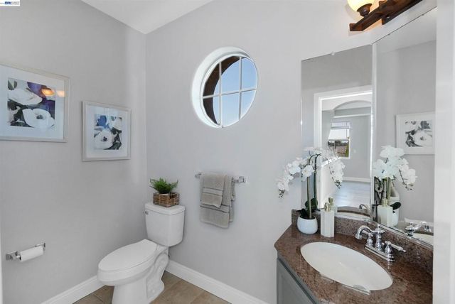 4101 Toddika Ln, Castro Valley, CA 94546