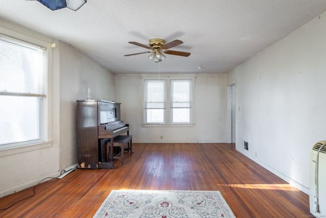 309 Queen Street, Bristol, CT 06010