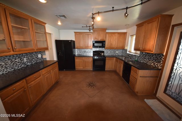 6502 E Cooper Street, Tucson, AZ 85710