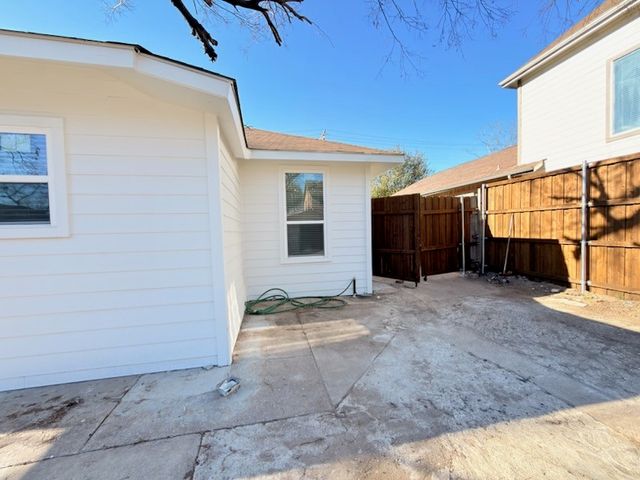 5214 Ash Lane, Dallas, TX 75223