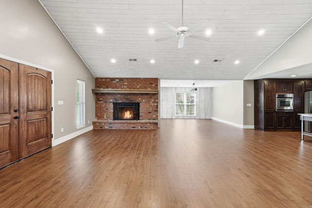 1224 Twin Coves Circle, Greers Ferry, AR 72067