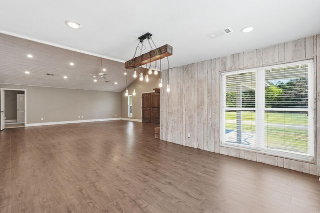 1224 Twin Coves Circle, Greers Ferry, AR 72067