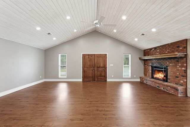 1224 Twin Coves Circle, Greers Ferry, AR 72067