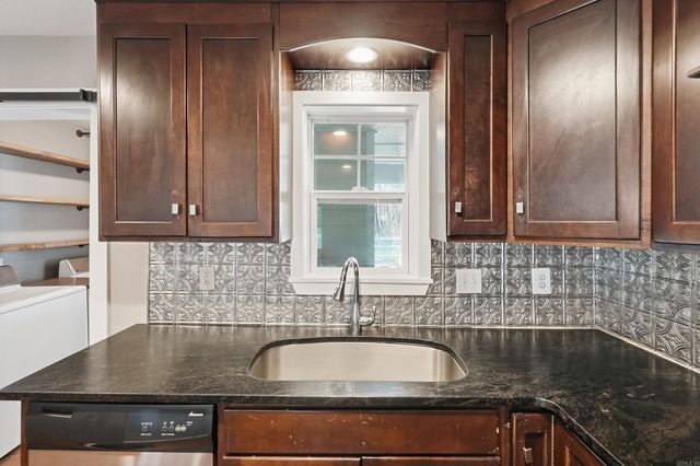 1224 Twin Coves Circle, Greers Ferry, AR 72067