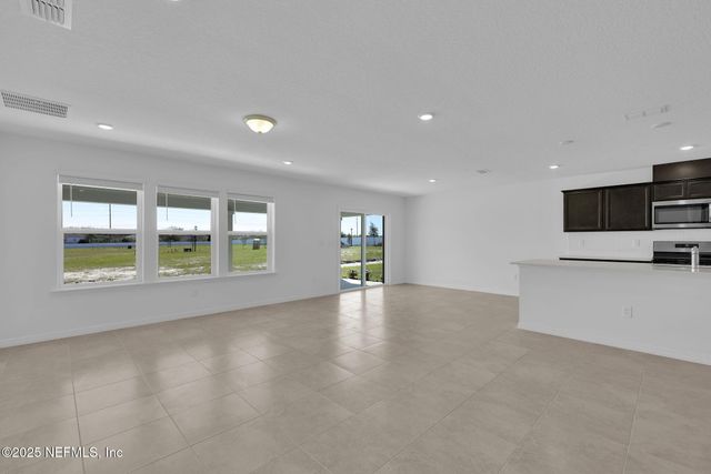 7057 SANDPERCH Street, Jacksonville, FL 32244