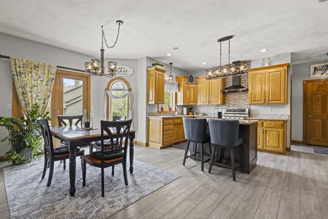 4240 N WEDGEWOOD DRIVE, Appleton, WI 54911
