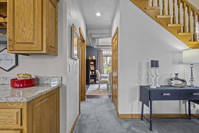 4240 N WEDGEWOOD DRIVE, Appleton, WI 54911