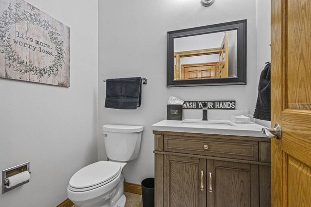4240 N WEDGEWOOD DRIVE, Appleton, WI 54911