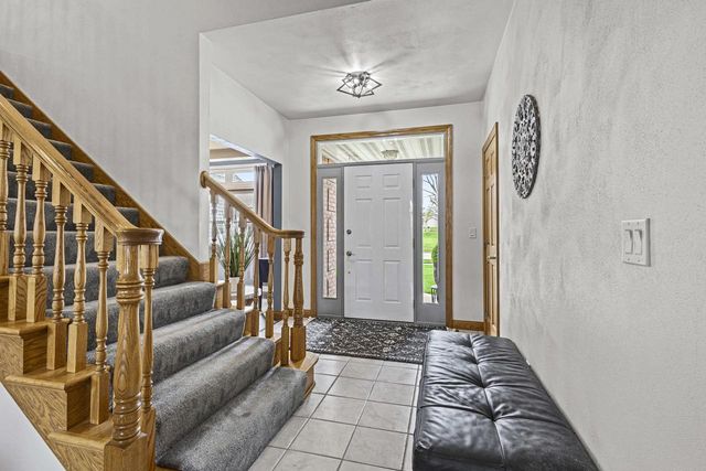 4240 N WEDGEWOOD DRIVE, Appleton, WI 54911