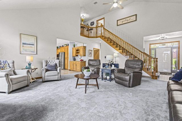 4240 N WEDGEWOOD DRIVE, Appleton, WI 54911