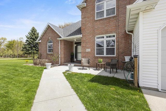 4240 N WEDGEWOOD DRIVE, Appleton, WI 54911