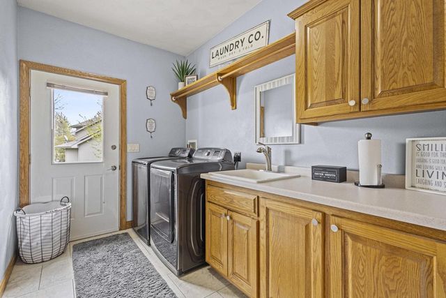 4240 N WEDGEWOOD DRIVE, Appleton, WI 54911