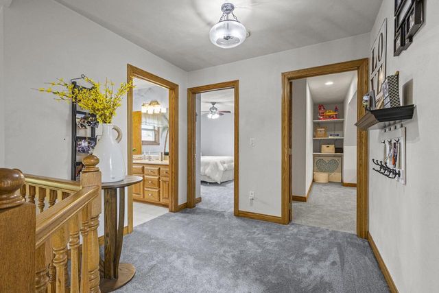 4240 N WEDGEWOOD DRIVE, Appleton, WI 54911