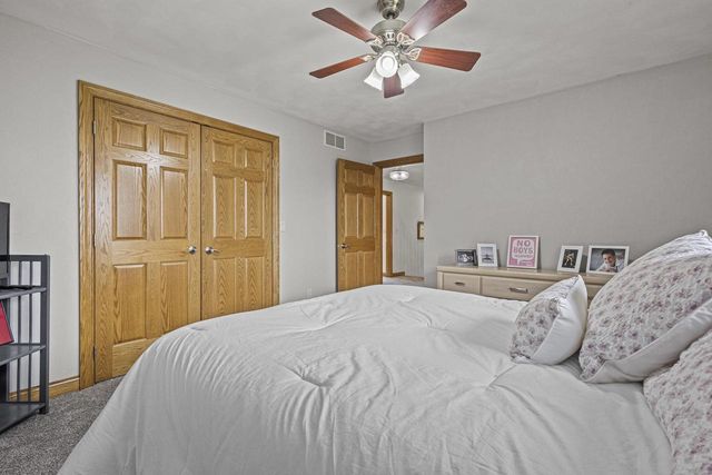 4240 N WEDGEWOOD DRIVE, Appleton, WI 54911