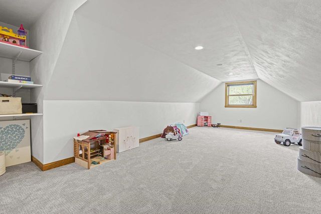 4240 N WEDGEWOOD DRIVE, Appleton, WI 54911