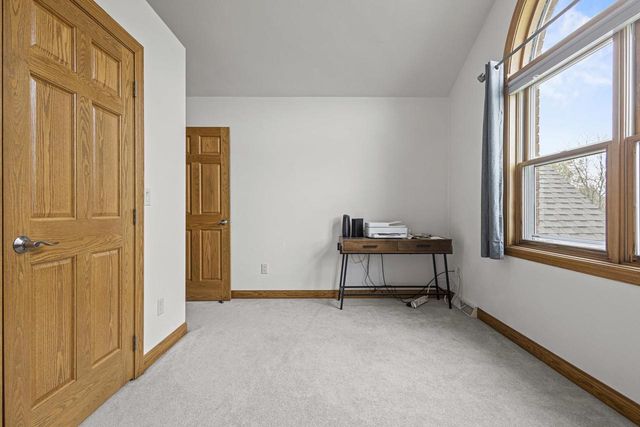 4240 N WEDGEWOOD DRIVE, Appleton, WI 54911