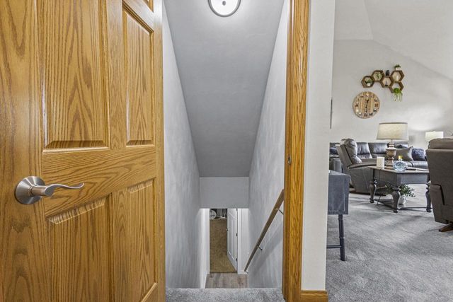 4240 N WEDGEWOOD DRIVE, Appleton, WI 54911
