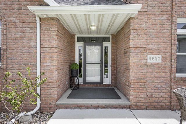 4240 N WEDGEWOOD DRIVE, Appleton, WI 54911