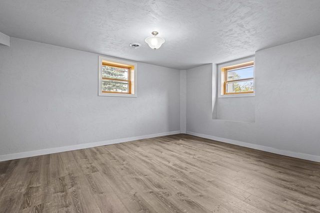 4240 N WEDGEWOOD DRIVE, Appleton, WI 54911