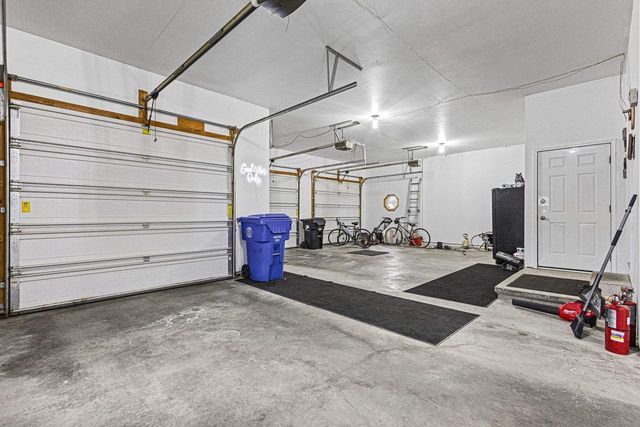4240 N WEDGEWOOD DRIVE, Appleton, WI 54911