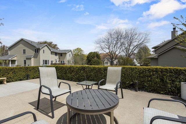 4240 N WEDGEWOOD DRIVE, Appleton, WI 54911