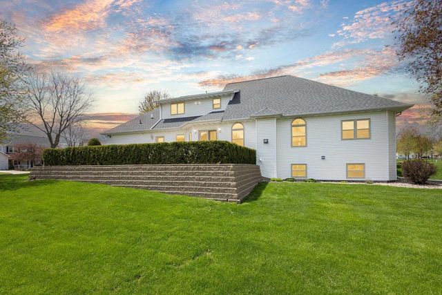 4240 N WEDGEWOOD DRIVE, Appleton, WI 54911