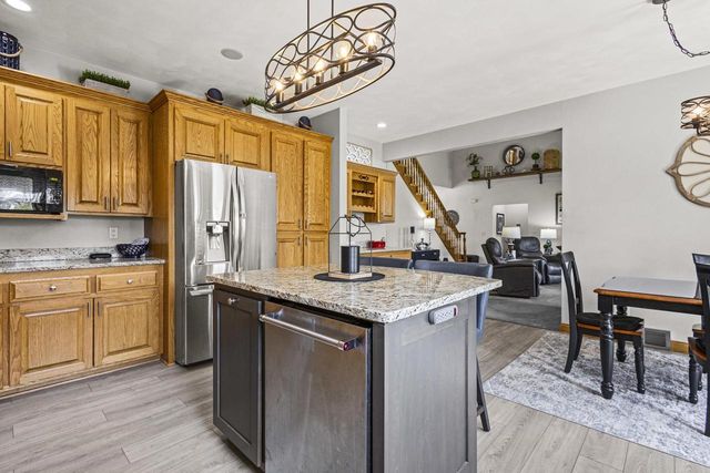 4240 N WEDGEWOOD DRIVE, Appleton, WI 54911