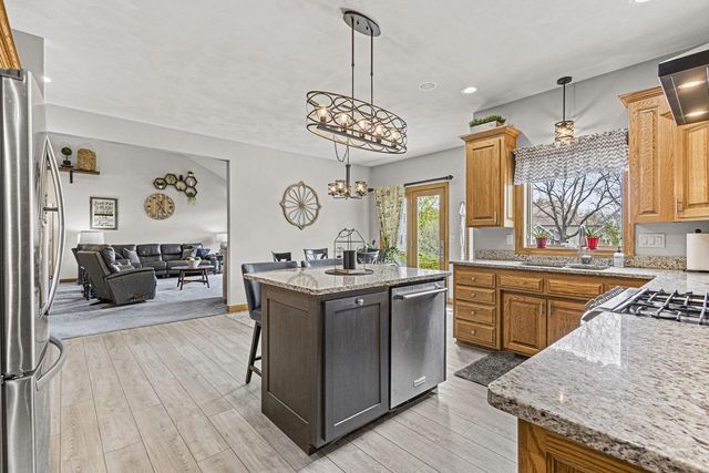 4240 N WEDGEWOOD DRIVE, Appleton, WI 54911