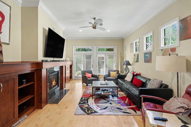 101 Warren Street, Columbus, OH 43215