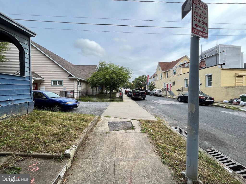 300 S AUGUSTA AVE, Baltimore, MD 21229