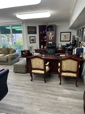 16155 SW 117th Ave B20, Unincorporated Dade County, FL 33177