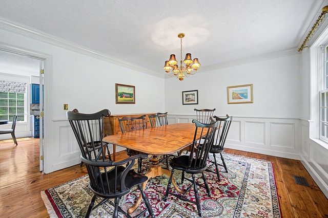 6 N Mill St, Hopkinton, MA 01748