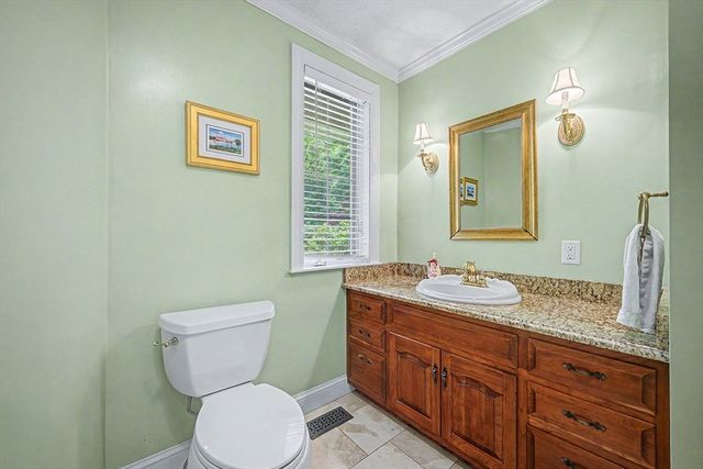 6 N Mill St, Hopkinton, MA 01748