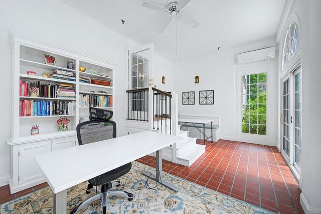 6 N Mill St, Hopkinton, MA 01748