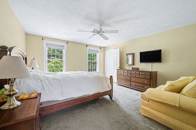 6 N Mill St, Hopkinton, MA 01748