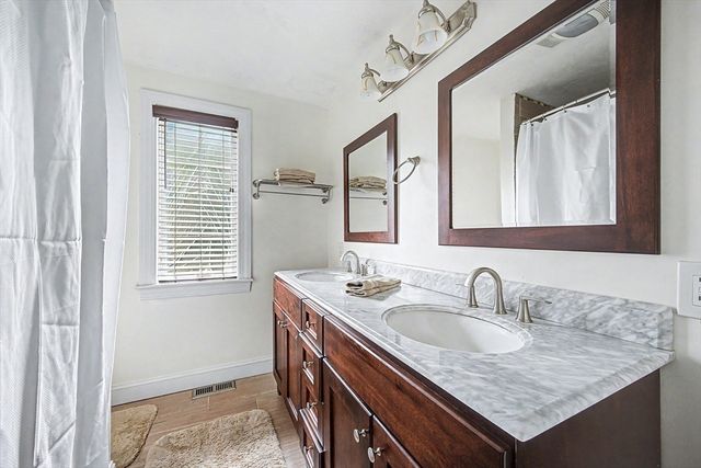 6 N Mill St, Hopkinton, MA 01748