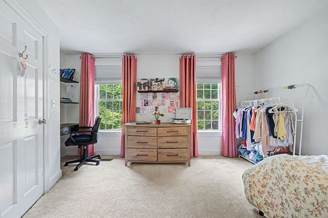 6 N Mill St, Hopkinton, MA 01748