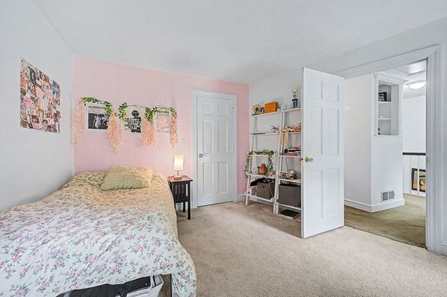 6 N Mill St, Hopkinton, MA 01748