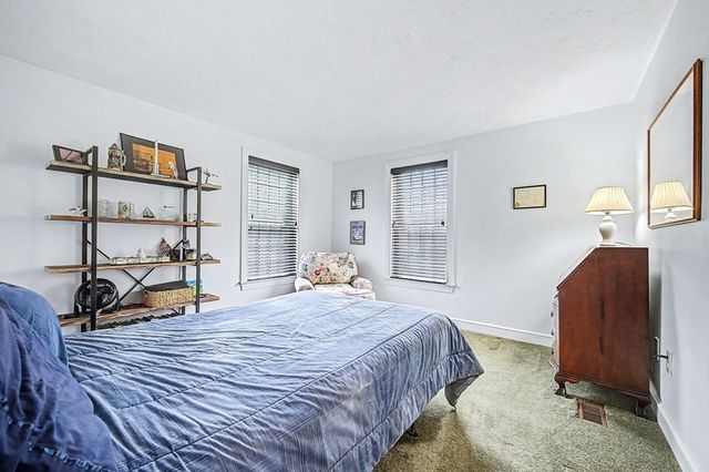 6 N Mill St, Hopkinton, MA 01748