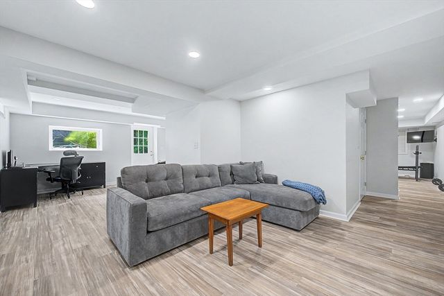 6 N Mill St, Hopkinton, MA 01748