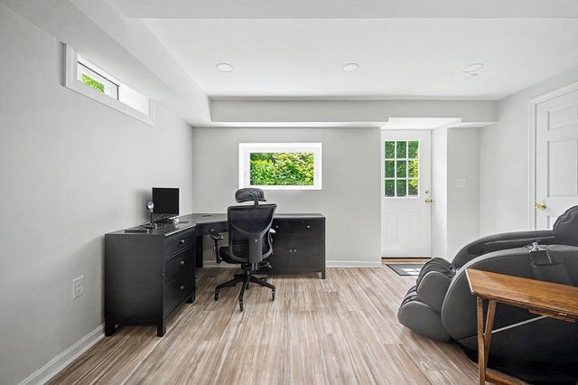 6 N Mill St, Hopkinton, MA 01748