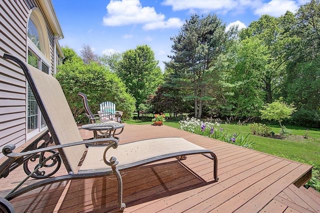 6 N Mill St, Hopkinton, MA 01748